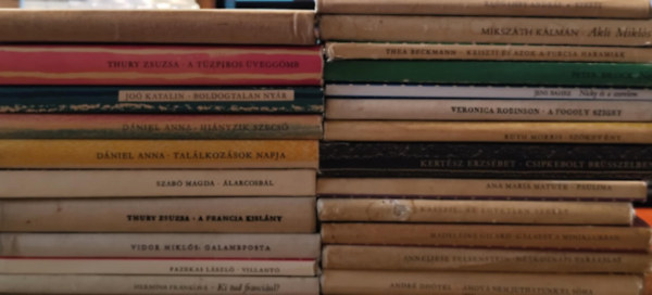 Andr� Dhotel, Annaliese Felsenstein, Madeleine Gilard, Lev Kasszil, Ana Maria Matute, Kert�sz Erzs�bet, Ruth Morris, Veronica Robinson, Jens Bahre, Peter Brock, Thea Beckmann, Herm�na Frankov�, F - 23 db p�tty�s �s cs�kos k�nyv