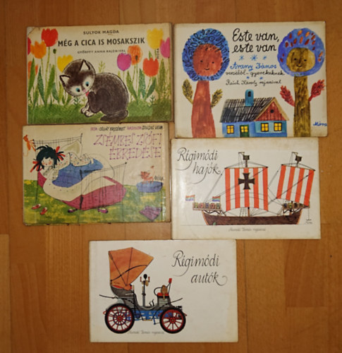 Arany J�nos, Reich K�roly , Sulyok Magda, Osv�t Erzs�bet Mandel Tam�s rajzaival (grafikus) - 5 klasszikus leporell�: R�gim�di aut�k, R�gim�di haj�k, Este van, este van, M�g a cica is mosakszik, Zs�mbes Zs�fi �bred�se
