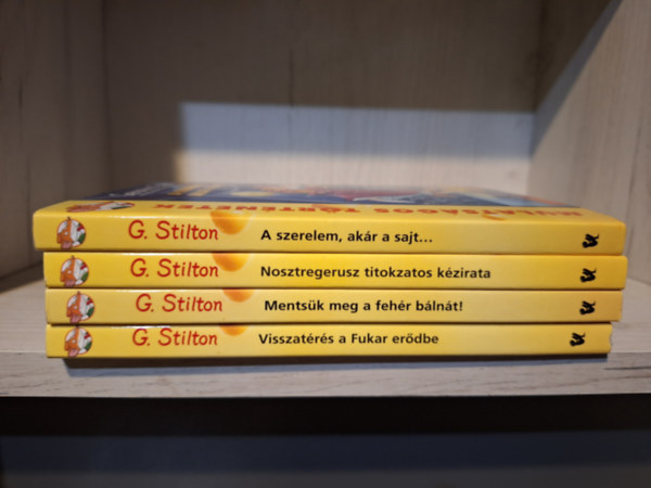 Geronimo Stilton - 4 kötet együtt: A szerelem, akár a sajt... + Nosztregerusz titokzatos kézirata + Mentsük meg a fehér bálnát! + Visszatérés a Fukar erődbe