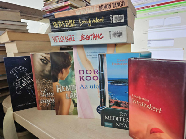 Erika Robuck, Katya Metyelica, Gwenda Bond, Carol Drinkwater, Vavyan Fable, Lévai Katalin Dorothy Koomson - 9db-os KÖNYVMENTŐ AJÁNLAT: Az utolsó csepp+ Hemingway lánya+ Luiza naplója+ Lány a kötélen+ Egy mediterrán nyár+ Démontangó+ Ébredj velem+ Jégtánc+ Varázskert