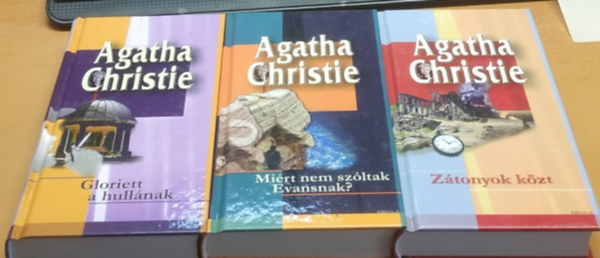 Agatha Christie - 3 db Agatha Christie: Gloriett a hullnak + Mirt nem szltak Evansnak? + Ztonyok kztt