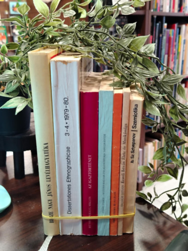 Ban� Istv�n - F�l�p Lajos  R�they-Prikkel Mikl�s Voigt Vilmos Balogh Istv�n Ju. Sz. Sztyepanov (szerk.) Gunda B�la (szerk.) - K�NYVMENT� AJ�NLAT, 7 DB. N�prajz. Berze Nagy J�nos lev�lhagyat�ka, Dissertationes Ethnographicae 3-4. 1979-80., Az igazt�rt�net, Modern magyar folklorisztikai tanulm�nyok, Ecsedi Istv�n �lete �s munk�ss�ga, Szemiotika