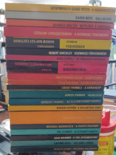 Italo Calvino, Zsoldos Pter, Mircea Eliade, Mesterhzi Lajos - ---