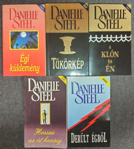 Danielle Steel - (5db) Danielle Steel romantikus knyvcsomag: Derlt gbl / Hossz az t hazig / A kln s n / Tkrkp / gi kldemny