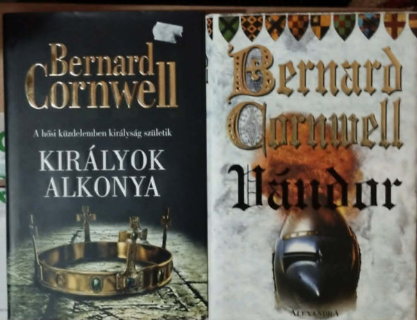 Bernard Cornwell - 2db Bernard Cornwell könyv:Vándor+Királyok alkonya - A hősi küzdelemben királyság születik