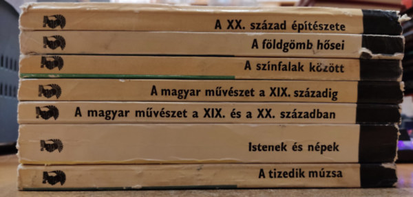 Hahn Istvn, Kampis Antal, Staud Gza, Petur Lszl, Ksa Zoltn Bn Rbert - 7 db Minerva zsebknyvek: A tizedik mzsa; Istenek s npek; A magyar mvszet a XIX. s a XX. szzadban; A magyar mvszet a XIX. szzadig; A sznfalak kztt; A fldgmb hsei; A XX. szzad ptszete