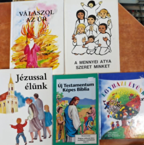 Esther Hebert - 5db Gyermek vallás:Jézussal élünk,Válaszol az Úr,A mennyei atya szeret minket,Új testamentum mennyei biblia,