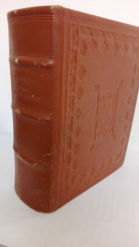 Enekec h�rom rendbe