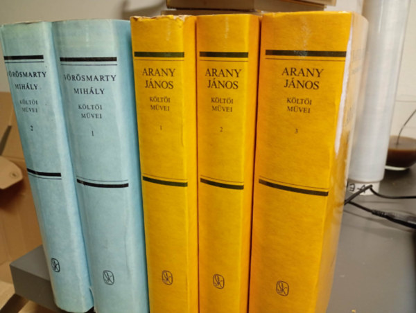 2 db a Nagy klasszikusok sorozatb�l: Arany J�nos k�lt�i m�vei I-III. + V�r�smarty Mih�ly k�lt�i m�vei I-II.