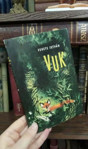 Csergez�n P�l  Fekete Istv�n (ill.) - Vuk - �llatreg�ny; Csergez�n P�l rajzaival  (�n�ll� k�tetben els� megjelen�s!)