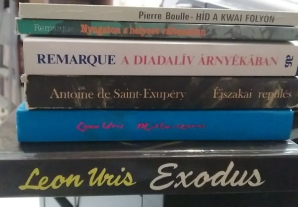 Remarque, Antoine de Saint-Exup�ry, Leon Uris Pierre Boulle - 6 db-os K�NYVMENT� AJ�NLAT, h�bor�s reg�ny: H�d a Kwai foly�n+ Nyugaton a helyzet v�ltozatlan+ A diadal�v �rny�k�ban+ �jszakai rep�l�s+ Mitla-szoros+ Exodus