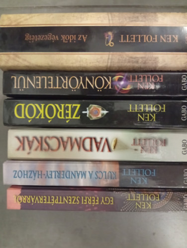 Ken Follett - 6 db Ken Follett könyv: Egy férfi Szentpétervárról + Kulcs a Manderley-házhoz + Vadmacskák + Zérókód + Könyörtelenül + Az idők végezetéig