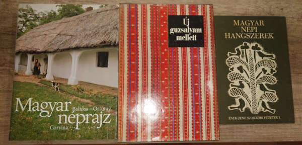 Kall�s Zolt�n Balassa-Ortutay - 3 fontos k�nyv a magyar n�pzene kedvel�inek: Magyar n�pi hangszerek, �j guzsajam mellett, Magyar n�prajz