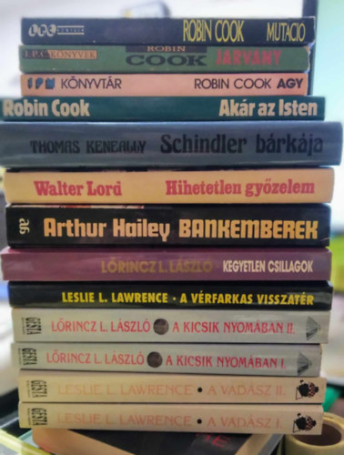 Thomas Keneally, Arthur Haley, Lrincz L. Lszl, Leslie L. Lawrence Robin Cook - 11 db kalandregny csomag: A vadsz I-II.+A Kicsik nyomban I-II.+A vrfarkas visszatr+Kegyetlen csillagok+Bankemberek+Hihetetlen gyzelem+Schindler brkja+Akr az Isten+Agy+Jrvny+Mutci