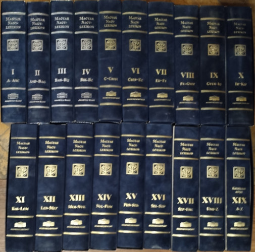 Magyar nagylexikon 1-19. (I-XIX.)- d�szkiad�s, tokban, k�k b�rsonyk�t�sben (teljes sorozat)