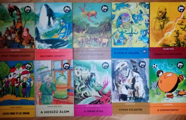 A. C. Clarke, Beljajev, R�th-V�gh Istv�n, Tekn�s P�ter, Kende S�ndor, Maciej Wojtyszko, Bogomolov, Eduard B�z D�n� Tibor - (10 db) Delfin ifj�s�gi k�nyvcsomag:N�gy tenger haj�sa / Delfinek szigete / A rep�l� ember / A s�t�l� falev�l / S�rga vill�mcsap�s / Lusta Emmi �s az indi�n / A hossz� �lom / A f�ra� �tka / Titkos k�ldet�s / A csodacsapat