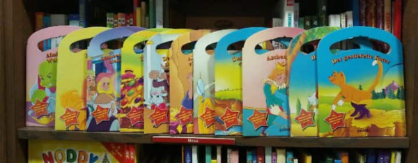 11 db-os KNYVMENT AJNLAT, nmet nyelv meseknyv: Aladin und die Wunderlamp+ Pinocchio+ Schneewitzen und die sieben Zwerge+ Hansel und Gretel+ Der Wolf und die sieben Geiblen+ Ali Baba und die vierzig Rauber+ Rumpelstilzchen+ Aschenputtel+