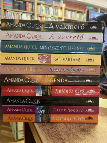 10 db Amanda Quick knyv
