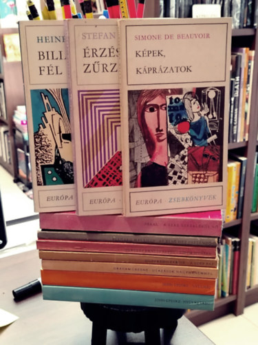 Stefan Zweig, Beauvoir De Simone, Vladimir P�ral, Malamud Bernard, Herbert Ernest Bates, Goffredo Parise, Graham Greene, John Updike Heinrich B�ll - K�NYVMENT� AJ�NLAT, 10 DB. "Eur�pa Zsebk�nyvek" Bili�rd f�l t�zkor, �rz�sek z�rzavara, K�pek, K�pr�zatok, A sz�z sz�zal�kos n�, Az els� h�t esztend�, B�bor sivatag, A sz�p pap, Utaz�sok nagyn�n�mmel, Ny�lh�j, Ny�lketrec