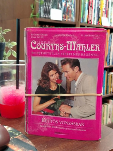 Hedwig Courths-Mahler - KÖNYVMENTŐ AJÁNLAT, 32 DB. Hedwig Courths-Mahler romantikus füzetes regényei