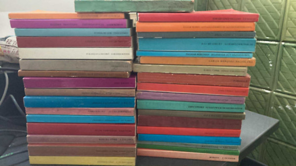 T�bb szerz� - 35 db az Eur�pa zsebk�nyvek sorozatb�l