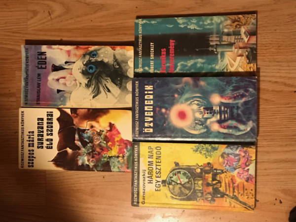 Robert Sheckley, Szepes Mária, Stanislaw Lem Ganszovszkij - Kozmosz Fantasztikus Könyvek (5 db): Három nap egy esztendő + Ötvenedik + Kozmikus főnyeremény + Surayana élő szobrai + Éden