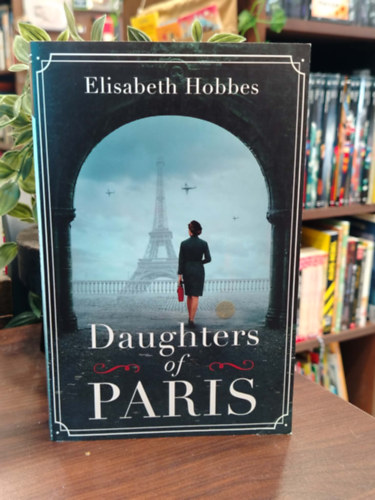 Elisabeth Hobbes - Daughters of Pari