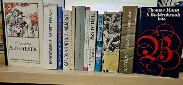 Robert Merle, William Wharton, Carlos Fuentes, Oriana Fallaci, Peter Handke, Pelham Grenville Wodehouse, Francesco Alberoni, Mika Waltari, A. J. Cronin, Thomas Mann, Kurt Vonnegut Jr. A. Manzoni - 12db klasszikus irodalom, KÖNYVMENTŐ AJÁNLAT: A Buddenbrook ház+ Réztábla a kapu alatt+ Az emberiség ellenségei+ Második édenkert+ Szeretlek+ A nénikém nem talpig úrinő+ A kapus félelme a tizenegyesnél+ Levél egy meg nem született g