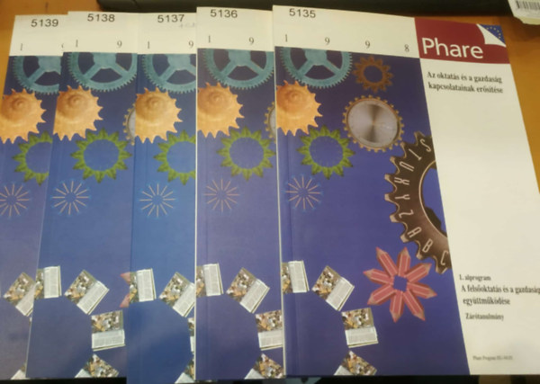 Phare - 5 db Phare 1998 - Az oktatás és a gazdaság kapcsolatainak erősítése 1-4. + Tananyagkatalógus