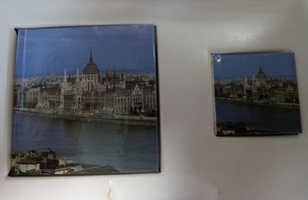 Medveczky László - Parlament - 2 db minikönyv négy nyelven