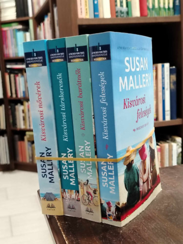 Susan Mallery - Mischief Bay sorozat 1-4. Kisvrosi felesgek+Kisvrosi bartnk +Kisvrosi trskeresk +Kisvrosi nvrek