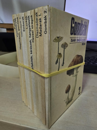 11db Búvár zsebkönyv, KÖNYVMENTŐ AJÁNLAT: Kutyák, Vízinövények, Hagymások gumósok, Vadvirágok 2, Emberek, Lepkék, Szitakötők kérészek hangyalesők, Havasi virágok, Díszmadarak, Madarak 1, Gombák 2