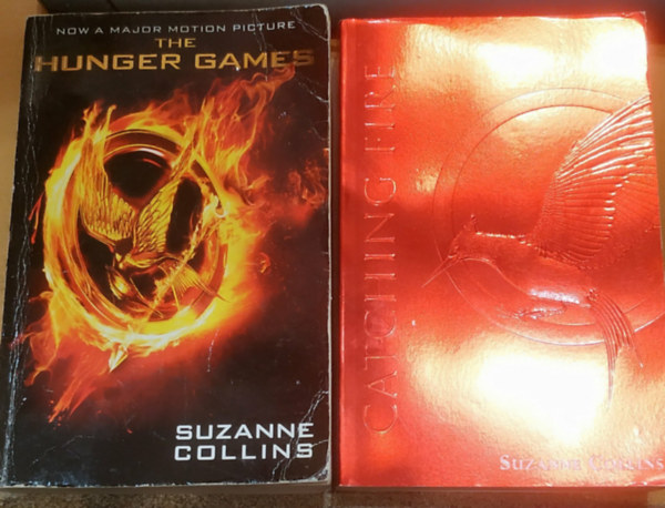 Suzanne Collins - The Hunger Games + Catching Fire (2 kötet)