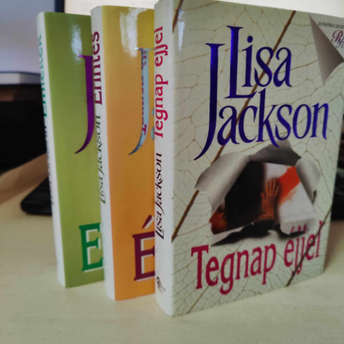 Lisa Jackson - 3 db romantikus regny: Tegnap jjel + rints + Emlkek