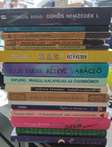 Miklya Anna, Kalapos va, Jules Verne, Kipling, Mra Ferenc, Thomas Brezina, Sohonyai Edit, Jacqueline Wilson Tbb szerz - 16 db ifjsgi m: Tndrek s titkok + Le a csajokkal! avagy kinek kell a szerelem? + rlet! Sztr lettem! +