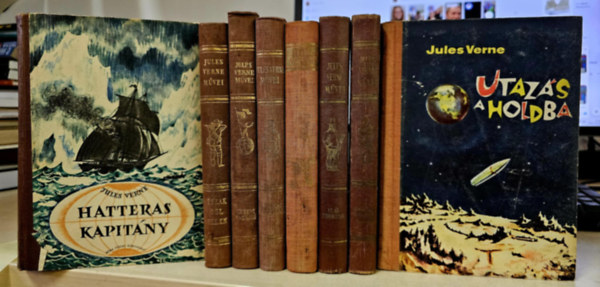 Verne Jules Verne Gyula - 8db Verne, KÖNYVMENTŐ AJÁNLAT: Utazás a holdba+ A névtelen család+ Világfelfordulás+ A lángban álló szigettenger+ A makacs Keraban+ Kétévi vakáció+ Észak Dél ellen+ Hatteras kapitány