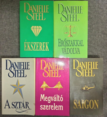Danielle Steel - (5db) Danielle Steel romantikus k�nyvcsomag: Er�szakkal v�dolva / �kszerek / A szt�r / Megv�lt� szerelem / Saigon