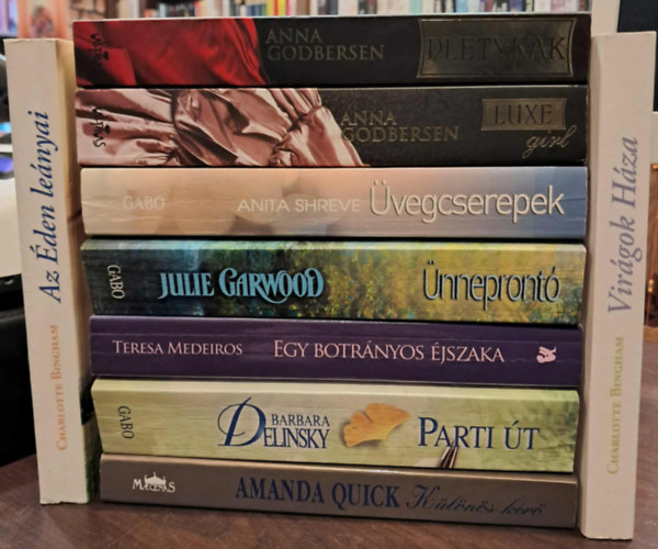 Anita Shreve, Julie Garwood, Teresa Medeiros, Barbara Delinsky, Amanda Quick, Charlotte Bingham Anna Godbersen - 9 db-os romantikus KÖNYVMENTŐ AJÁNLAT: Pletykák, Luxe girl, Üvegcserepek, Ünneprontó, Egy botrányos éjszaka, Parti út, Különös kérő, Virágok háza, Az éden leányai