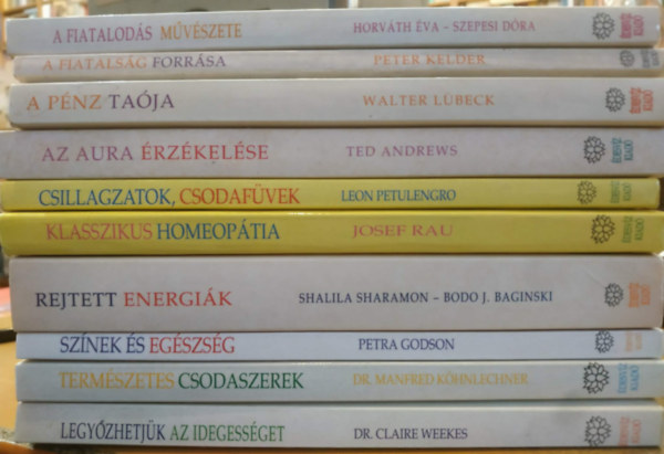 Leon Petulengro, Peter Kelder, Walter L�beck, Petra Godson Ted Andrews - 10 db �desv�z k�nyv: A fiatalod�s m�v�szete; A fiatals�g forr�sa; A p�nz ta�ja; Az aura �rz�kel�se; Csillagzatok, csodaf�vek; Klasszikus homeop�tia; Legy�zhetj�k az idegess�get; Rejtett energi�k; Sz�nek �s eg�szs�g; Term�szete