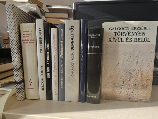 Kodolányi János, Regös István Attila, G. Hajnóczy Rózsa, Karinthy Ferenc, Jókai Anna, Szerb Antal, Herczeg Ferenc, Tandori Dezső Galgóczi Erzsébet - 10db regény, KÖNYVMENTŐ AJÁNLAT: Törvényen kívül és belül+ Én vagyok+ Homo Sapiens+ Bengáli tűz+ Budapesti tavasz+ Szeretteink, szerelmeink+ A Pendragon-legenda+ Pro libertate!+ Meghalni késő, élni túl korán+ 135 lehetetlen történ