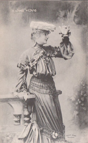 B. Lenkei Hedvig (1877-1970) (képeslap)