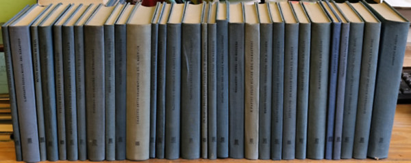 C. Suetonius Tranquillus, Flavii Sosipatri Charisii, Georgius Haloinus, Martinus Dorpius, M. Tullius Cicero, C. Sallustius Crispus, Paulus Rubigallus, L. Annaeus Seneca Maior, Turpi Cornelius Tacitus - Bibliotheca Teubneriana - 4. könyvcsomag (30 kötet)