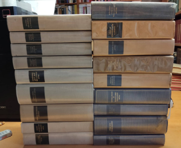 Sz�pirodalmi K�nyvkiad� - 18 k�tet Magyar Remek�r�k (c�mek a term�kle�r�sban!)