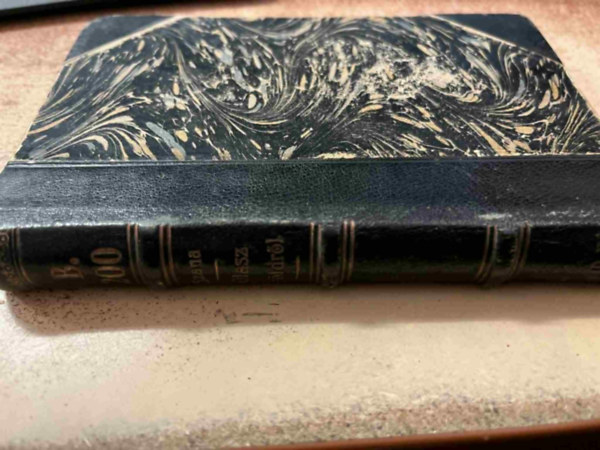 Szana Tam�s - Olasz f�ldr�l