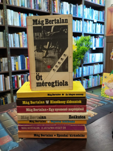 M�g Bertalan - M�g Bertalan k�nyvcsomag 8 darabos K�NYVMENT� AJ�NLAT: �t m�regfiola, Az idegen asszony, Hisz�keny �ldozatok, Egy nyomoz� napl�j�b�l, Zs�kutca, V�gzetes tal�lkoz�s, A j�tszma v�get �r, �jszakai kir�ndul�s