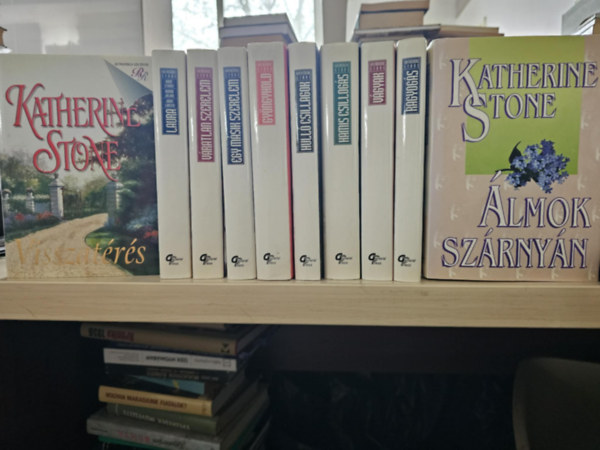Katherine Stone - 10db Katherine Stone kötet, KÖNYVMENTŐ AJÁNLAT: Álmok szárnyán+ Ragyogás+ Hamis csillogás+ Hullócsillagok+ Gyöngyhold+ Egy másik szerelem+ Laura+ Visszatérés