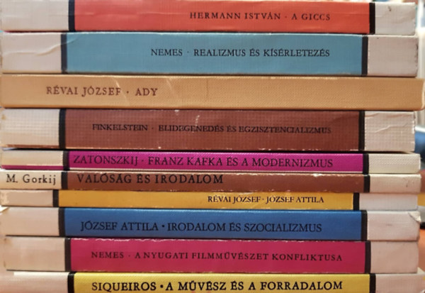 10 db az Eszttikai Kisknyvtrbl: A giccs, Realizmus s ksrletezs, Ady, Elidegeneds s egzisztencializmus, Franz Kafka s a modernizmus, Valsg s irodalom, Jzsef Attila, Irodalom s szocializmus, A nyugati filmmvszet konf