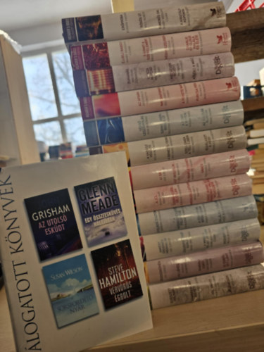 Mary Higgins Clark, Nicholas Sparks, Tami Hoag, Kate Mosse, Lee Child, Joseph Finder, Jill Mansell, John Grisham Michael Connelly - 13db a Reader's Digest V�logat�s sorozatb�l, K�NYVMENT� AJ�NLAT