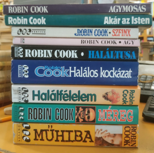 Robin Cook - 9 db Robin Cook: Agymoss; Akz az Isten; Szfinx; Agy; Halltusa; Hallos kockzat; Hallflelem; Mreg; Mhiba