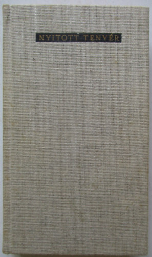 Mocs�r G�bor - Nyitott teny�r